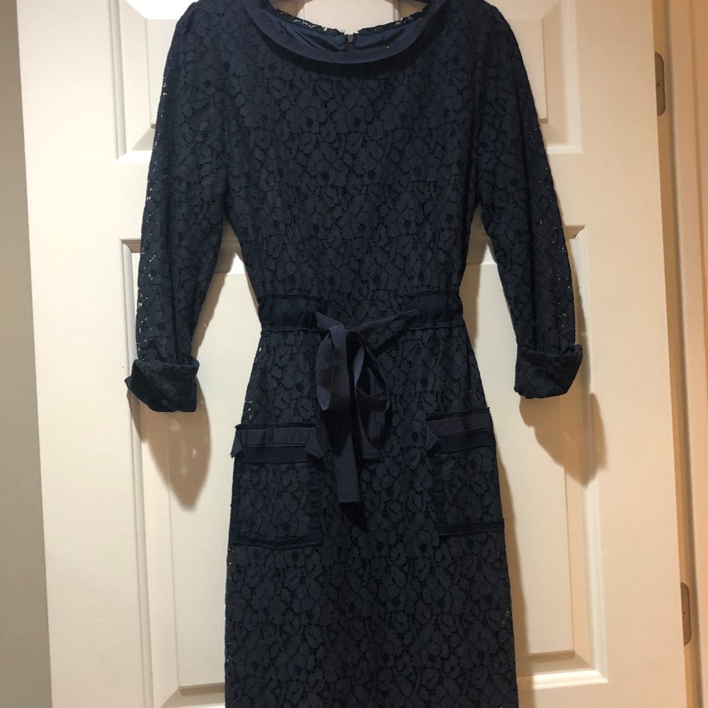 T. Tahari Flattering Navy Lace Shift Dress